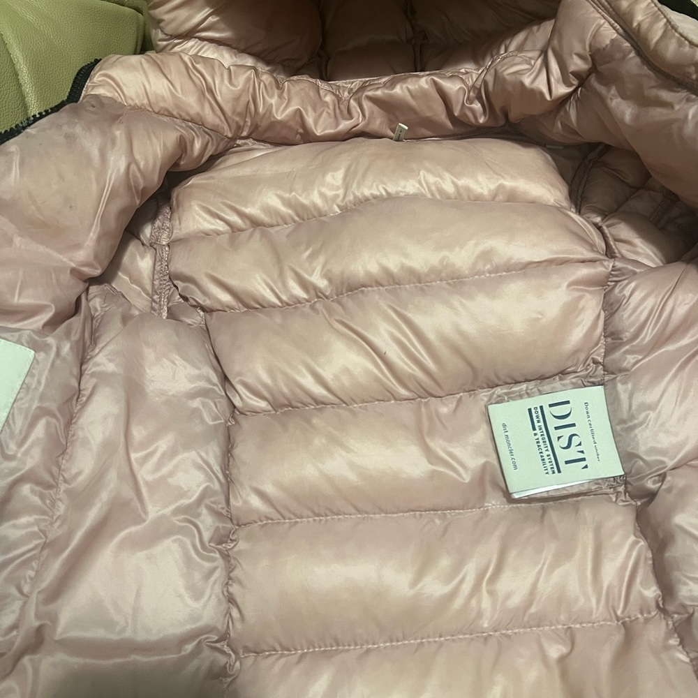 pink moncler girls size 4 The condition is GOOD
